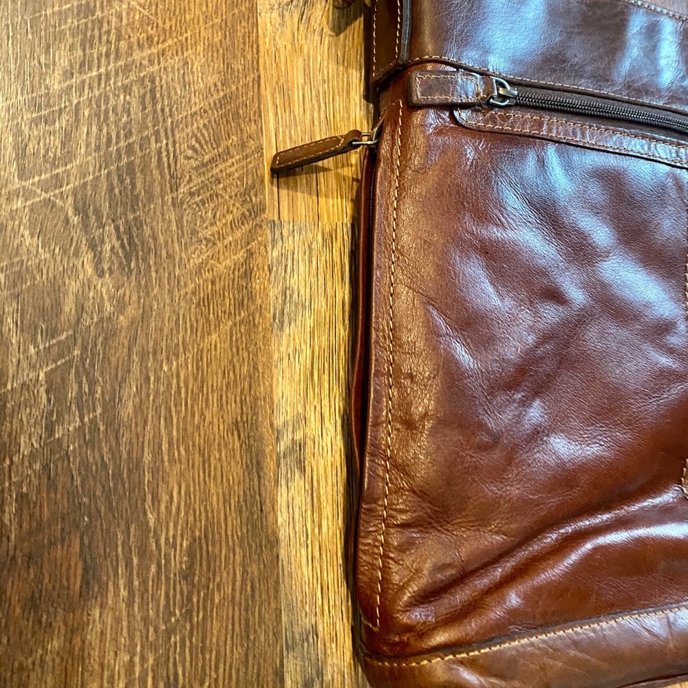 JACK GEORGES Voyager Crossbody Bag - Picture 6 of 8